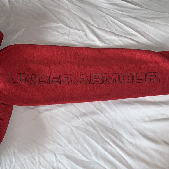 💸 3/$25 Youth Under Armour hoodie - Picture 5 of 6